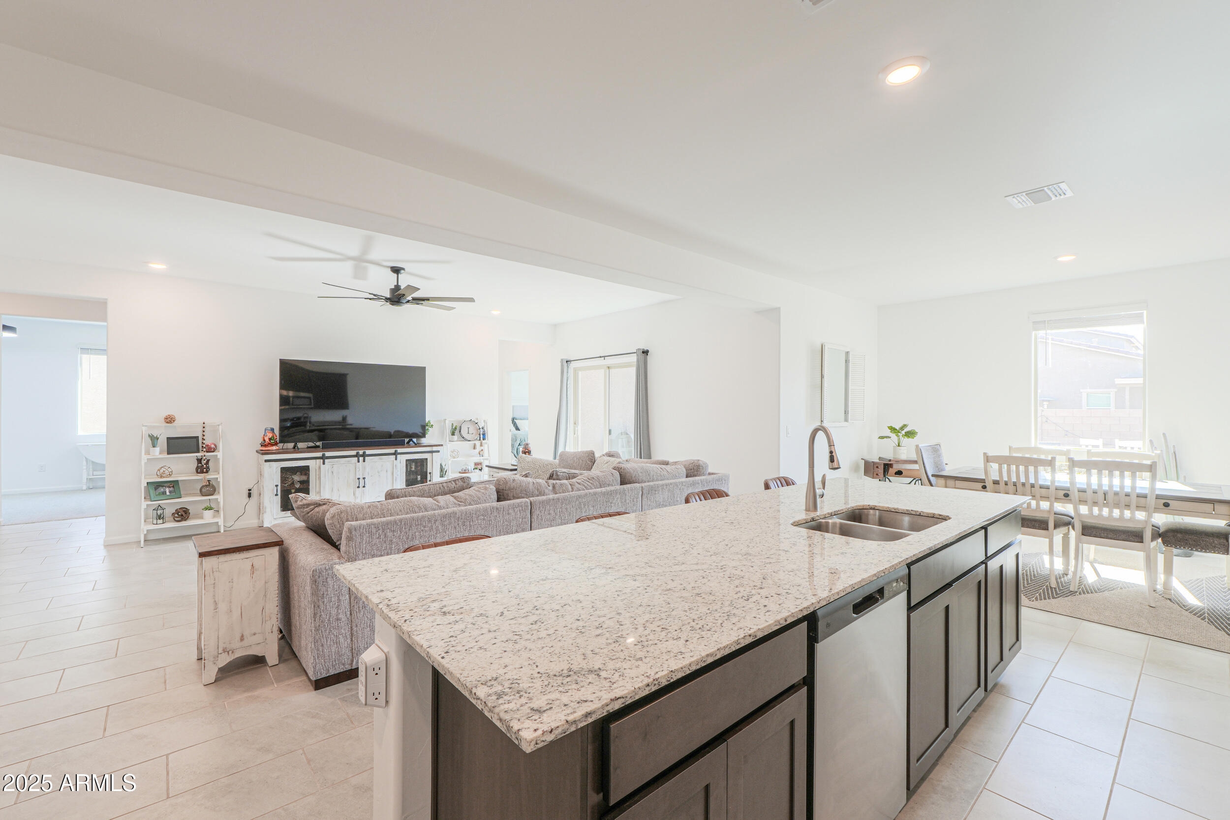 10575 West Kerrigan Lane Marana, AZ 85653 - Photo 16 of 67 15