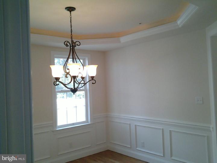 227 North Rolling Road Springfield, PA 19064 - Photo 4 of 11