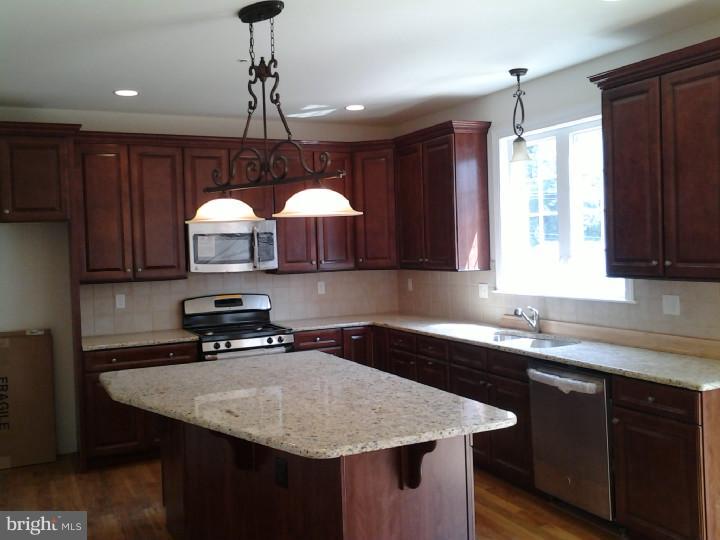 227 North Rolling Road Springfield, PA 19064 - Photo 6 of 11