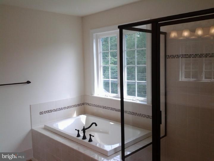 227 North Rolling Road Springfield, PA 19064 - Photo 10 of 11