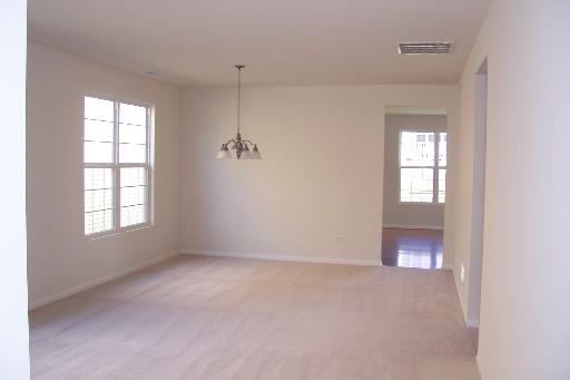 840 Voyage Way Elgin, IL 60124 - Photo 2 of 16