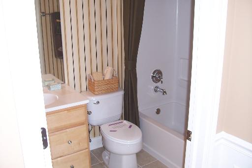 840 Voyage Way Elgin, IL 60124 - Photo 13 of 16