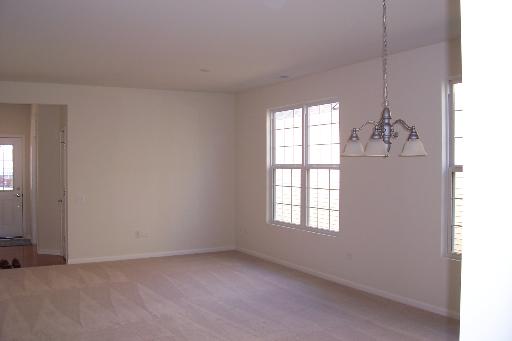 840 Voyage Way Elgin, IL 60124 - Photo 3 of 16