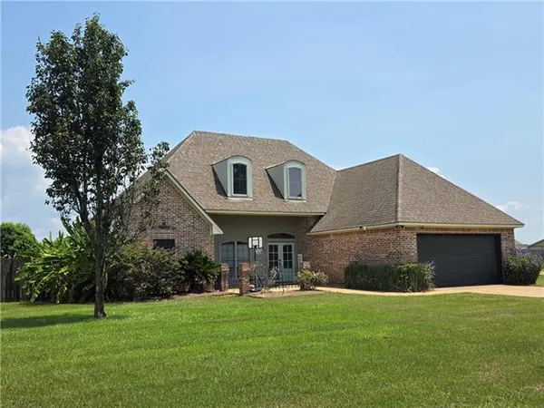 $285,000 | 327 Fulton Street, Natchitoches, LA 71457