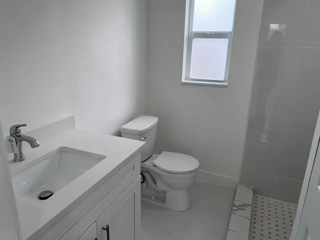 $1,950 | 1015 South K Street, Unit 1 FRONT, Lake Worth Beach, FL 33460