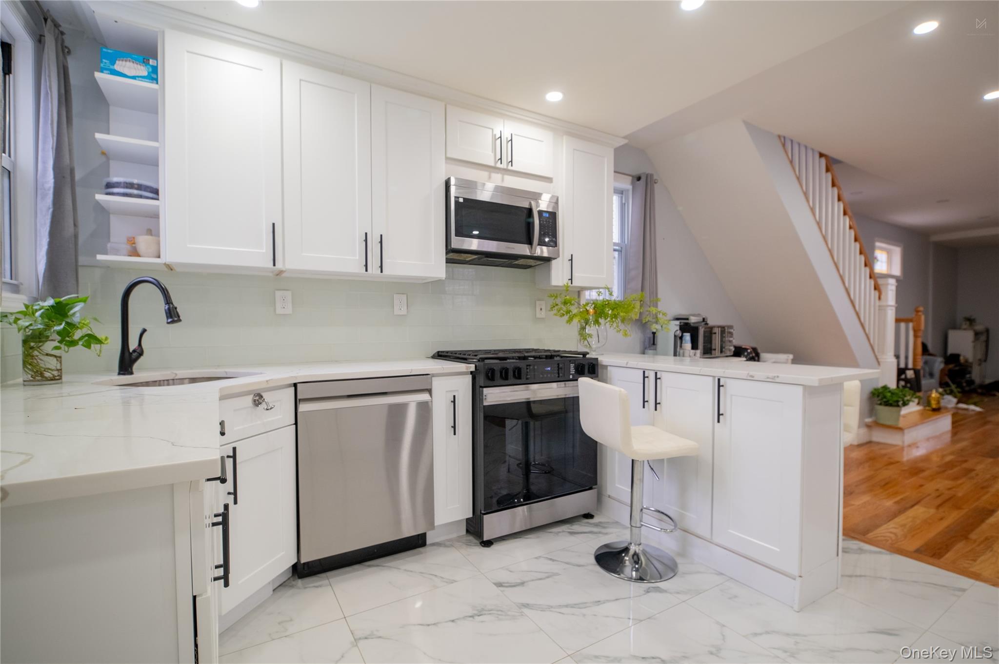 167-38 109th Road Queens, NY 11433 - Photo 6 of 36