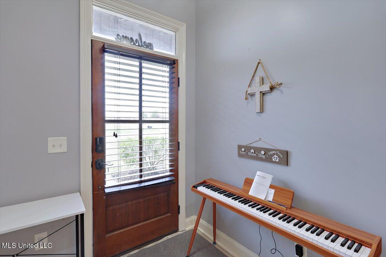 104 Greenfield Ridge Drive Brandon, MS 39042 - Photo 4 of 26 IMG_2494