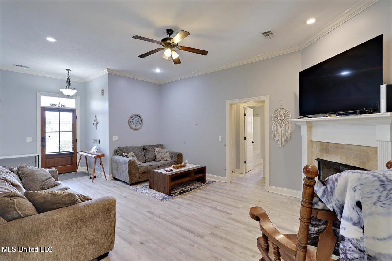 104 Greenfield Ridge Drive Brandon, MS 39042 - Photo 6 of 26 IMG_2500