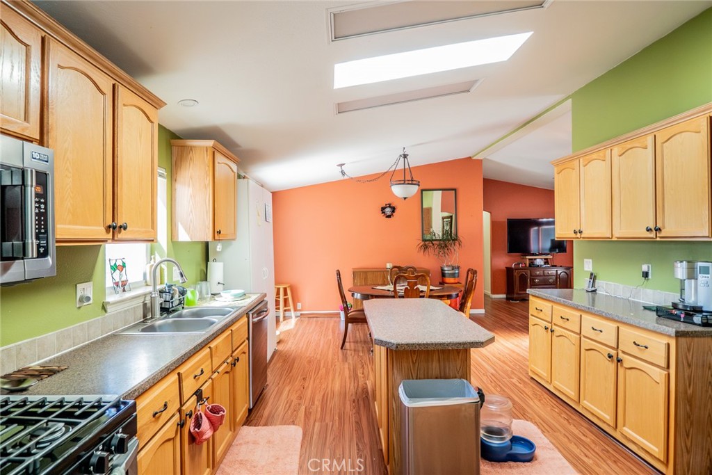 22241 Nisqually Road, Unit 74 Apple Valley, CA 92308 - Photo 2 of 56