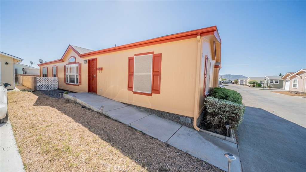 22241 Nisqually Road, Unit 74 Apple Valley, CA 92308 - Photo 5 of 56
