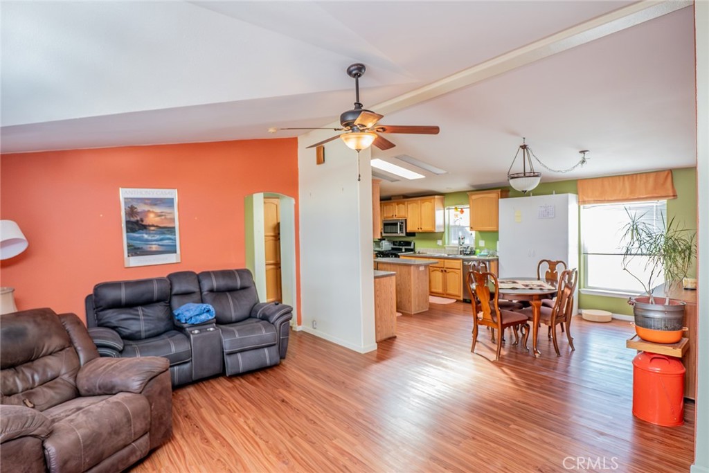 22241 Nisqually Road, Unit 74 Apple Valley, CA 92308 - Photo 8 of 56