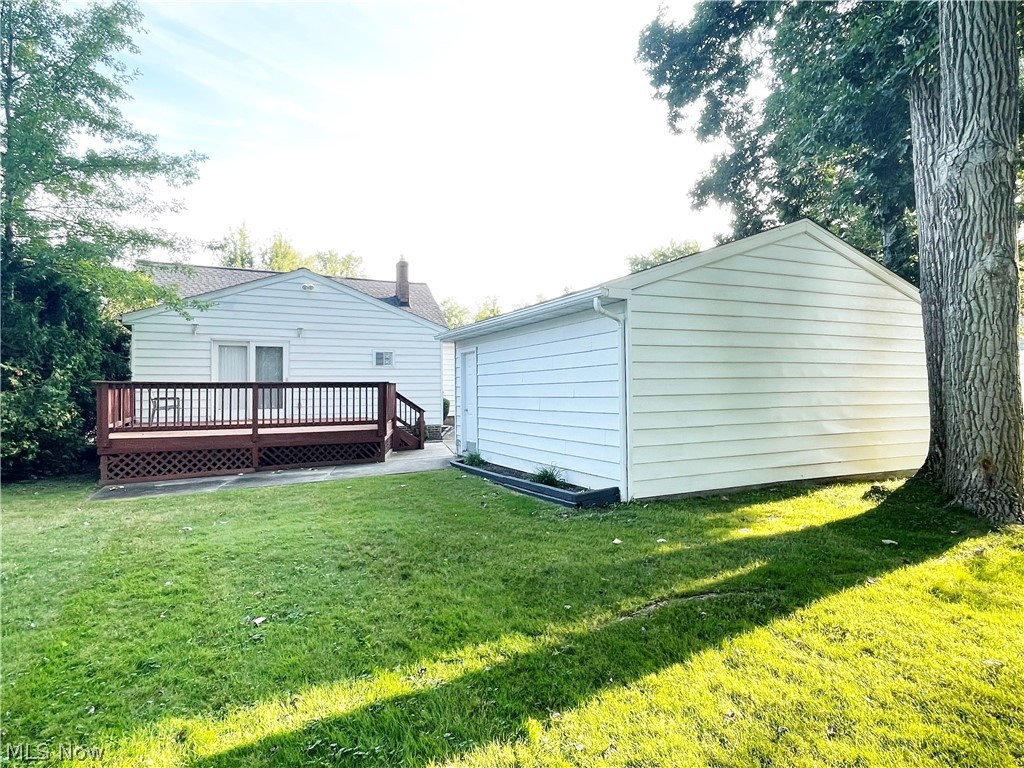 5528 Huron Road Lyndhurst, OH 44124 - Photo 24 of 26 Private Backyard