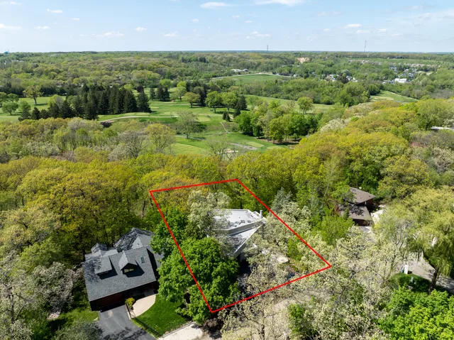 $1,149,000 | 906 Tarrant Drive, Fontana, WI 53125