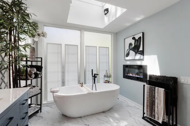 $1,149,000 | 906 Tarrant Drive, Fontana, WI 53125