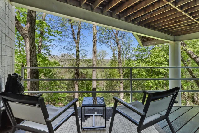 $1,149,000 | 906 Tarrant Drive, Fontana, WI 53125