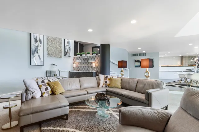 $1,149,000 | 906 Tarrant Drive, Fontana, WI 53125