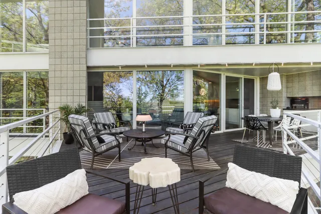 $1,149,000 | 906 Tarrant Drive, Fontana, WI 53125