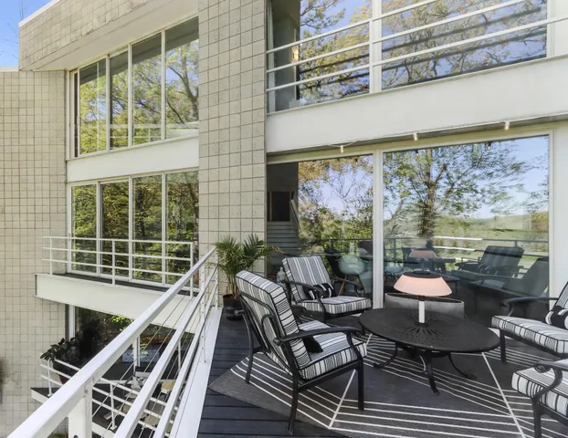 $1,149,000 | 906 Tarrant Drive, Fontana, WI 53125