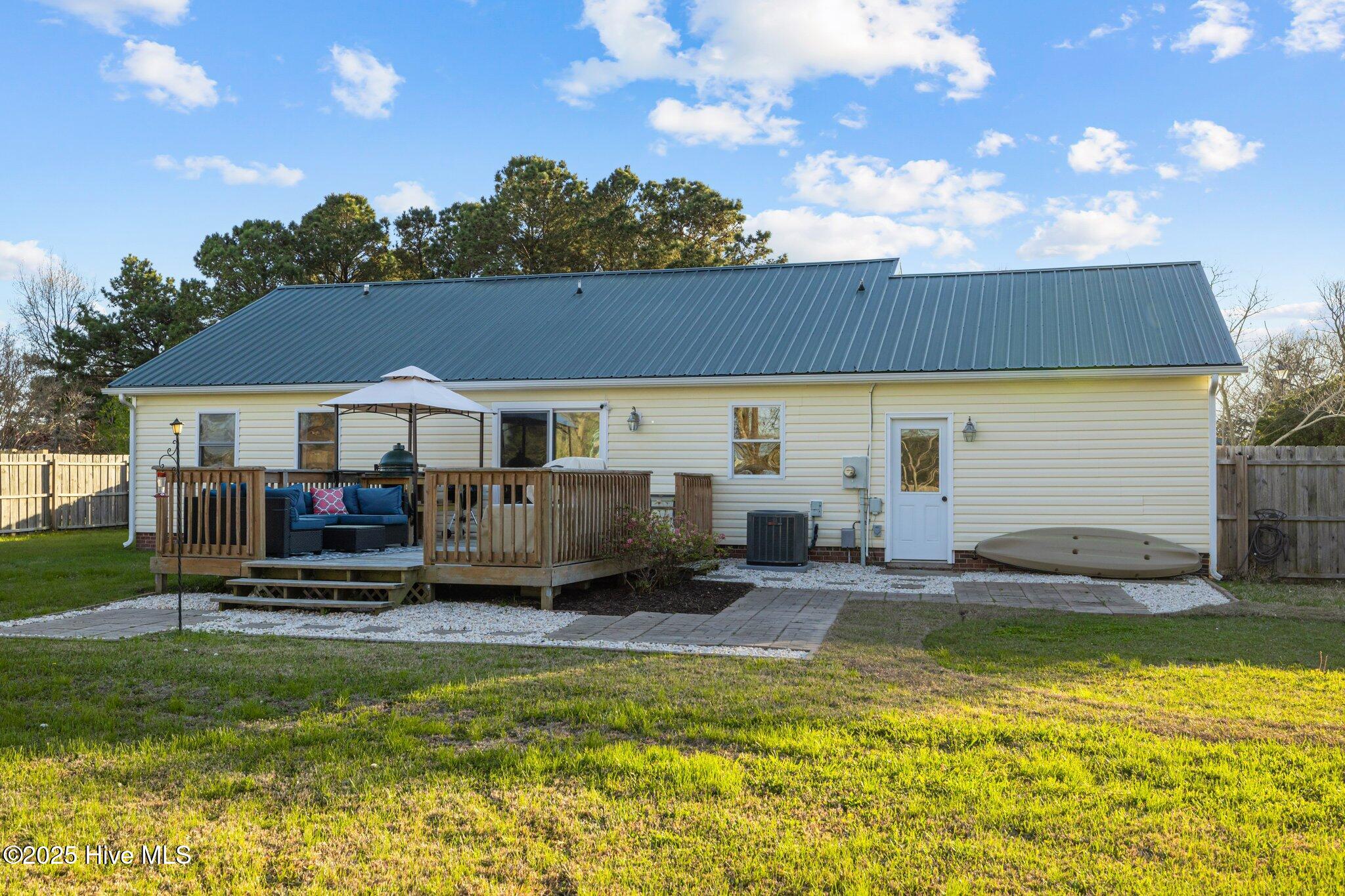 1810 Paulette Road Morehead City, NC 28557 - Photo 32 of 52 56-web-or-mls-1S3A6066