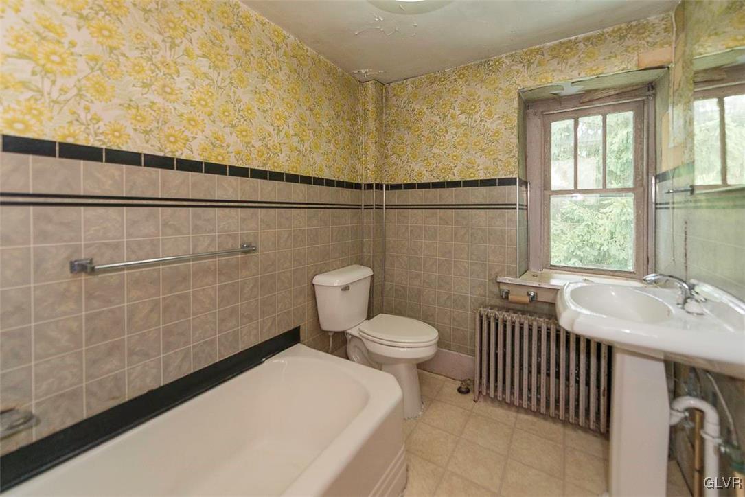 5832 Vera Cruz Road Center Valley, PA 18034 - Photo 8 of 22 Gallery Image 8