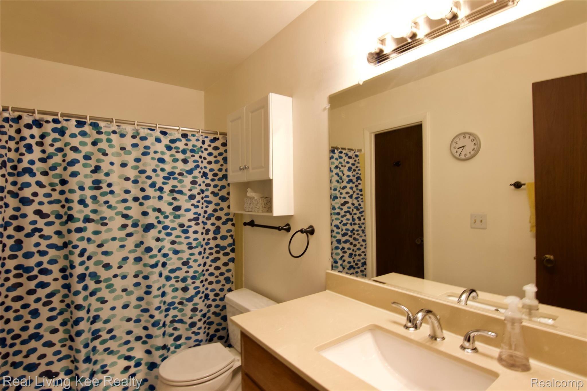 901 Lafayette Court, Unit 10 Rochester, MI 48307 - Photo 15 of 24 fullsizeoutput_d6e.jpeg