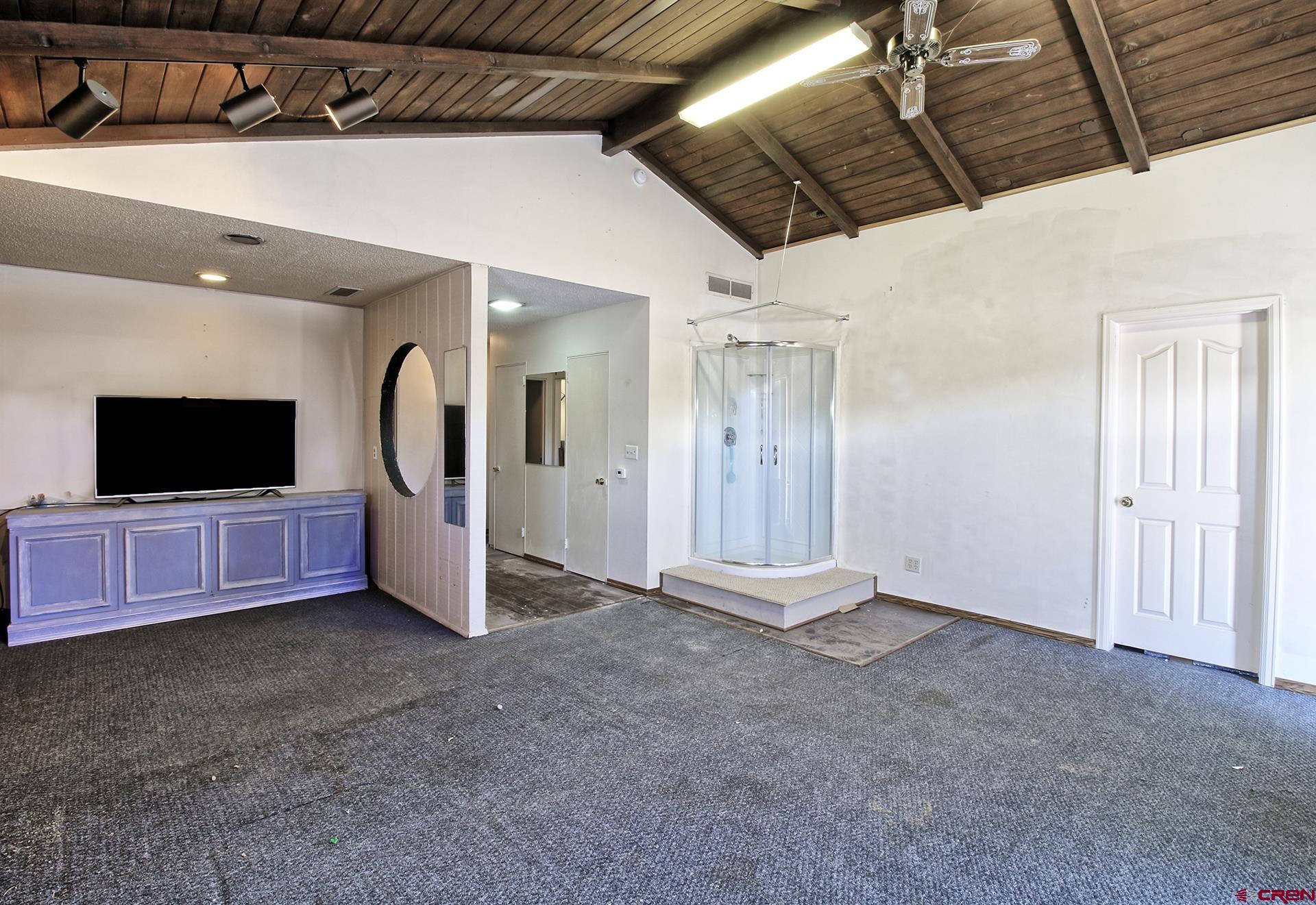 823 Main Street Delta, CO 81416 - Photo 22 of 32 a view of livingroom with an empty room