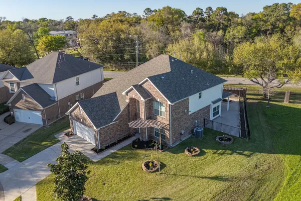 $400,000 | 8702 Challis Park Court, Houston, TX 77040