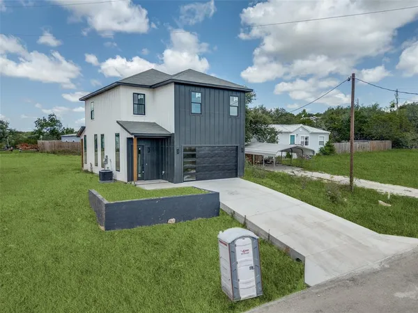 $2,000 | 2518 Elk Trail, Granbury, TX 76048