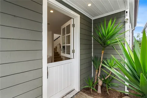 $5,195,000 | 320 Heliotrope Avenue, Corona del Mar, CA 92625