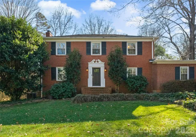 $914,000 | 112 Sardis View Road, Charlotte, NC 28211