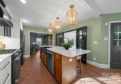 $924,000 | 112 Sardis View Road, Charlotte, NC 28211