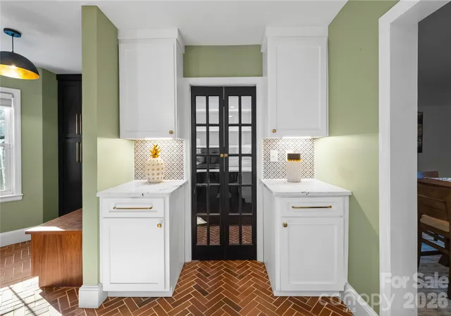 $914,000 | 112 Sardis View Road, Charlotte, NC 28211