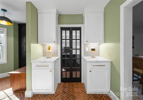 $924,000 | 112 Sardis View Road, Charlotte, NC 28211