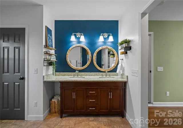 $914,000 | 112 Sardis View Road, Charlotte, NC 28211