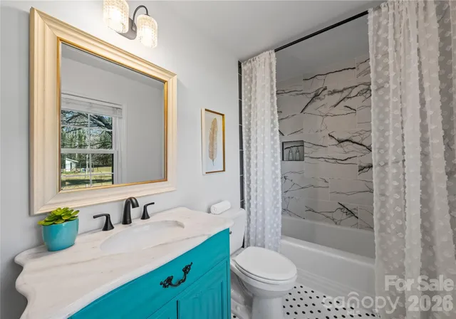 $914,000 | 112 Sardis View Road, Charlotte, NC 28211