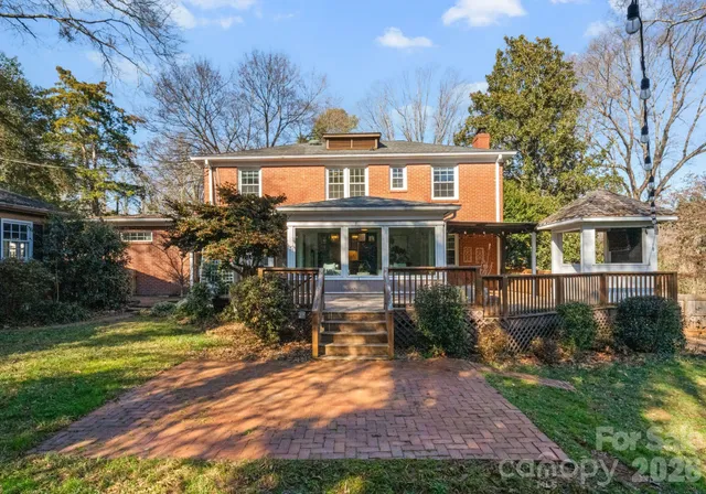 $914,000 | 112 Sardis View Road, Charlotte, NC 28211