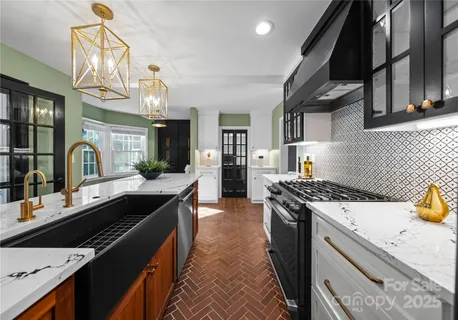 $924,000 | 112 Sardis View Road, Charlotte, NC 28211