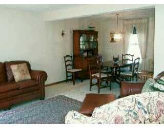 3253 Oaknoll Road Gibsonia, PA 15044 - Photo 2 of 6 Dining Room.
