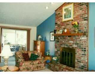 3253 Oaknoll Road Gibsonia, PA 15044 - Photo 4 of 6 Den/Family/Great Room.
