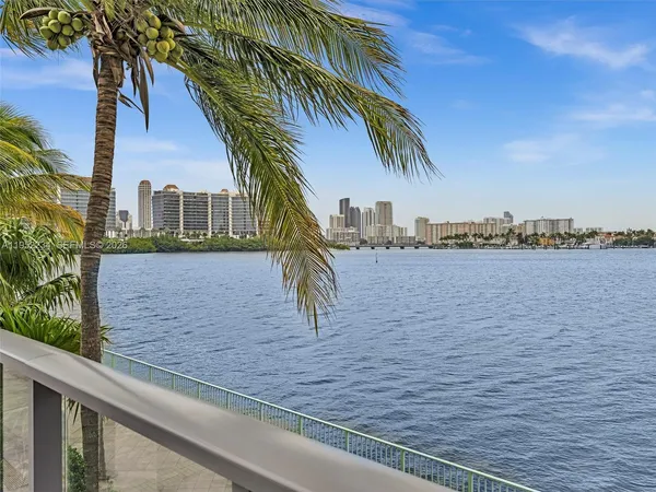 $3,400,000 | 3300 Northeast 188th Street, Unit 718, Aventura, FL 33180