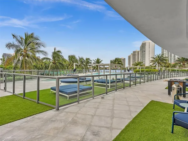 $3,400,000 | 3300 Northeast 188th Street, Unit 718, Aventura, FL 33180