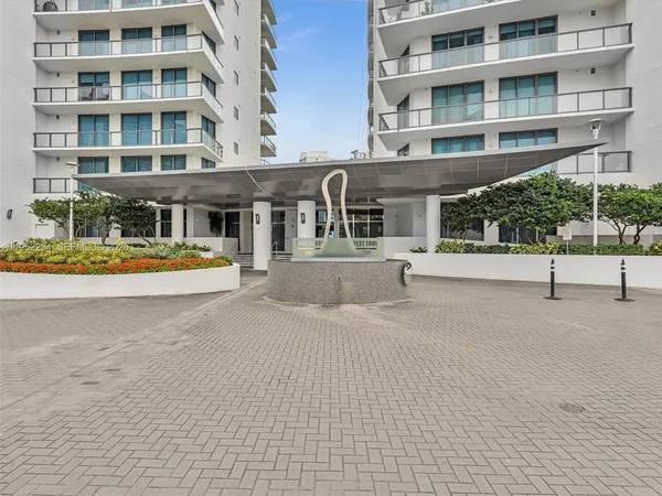 $3,400,000 | 3300 Northeast 188th Street, Unit 718, Aventura, FL 33180
