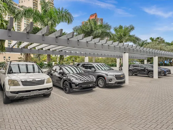 $3,400,000 | 3300 Northeast 188th Street, Unit 718, Aventura, FL 33180