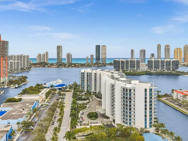 $3,400,000 | 3300 Northeast 188th Street, Unit 718, Aventura, FL 33180