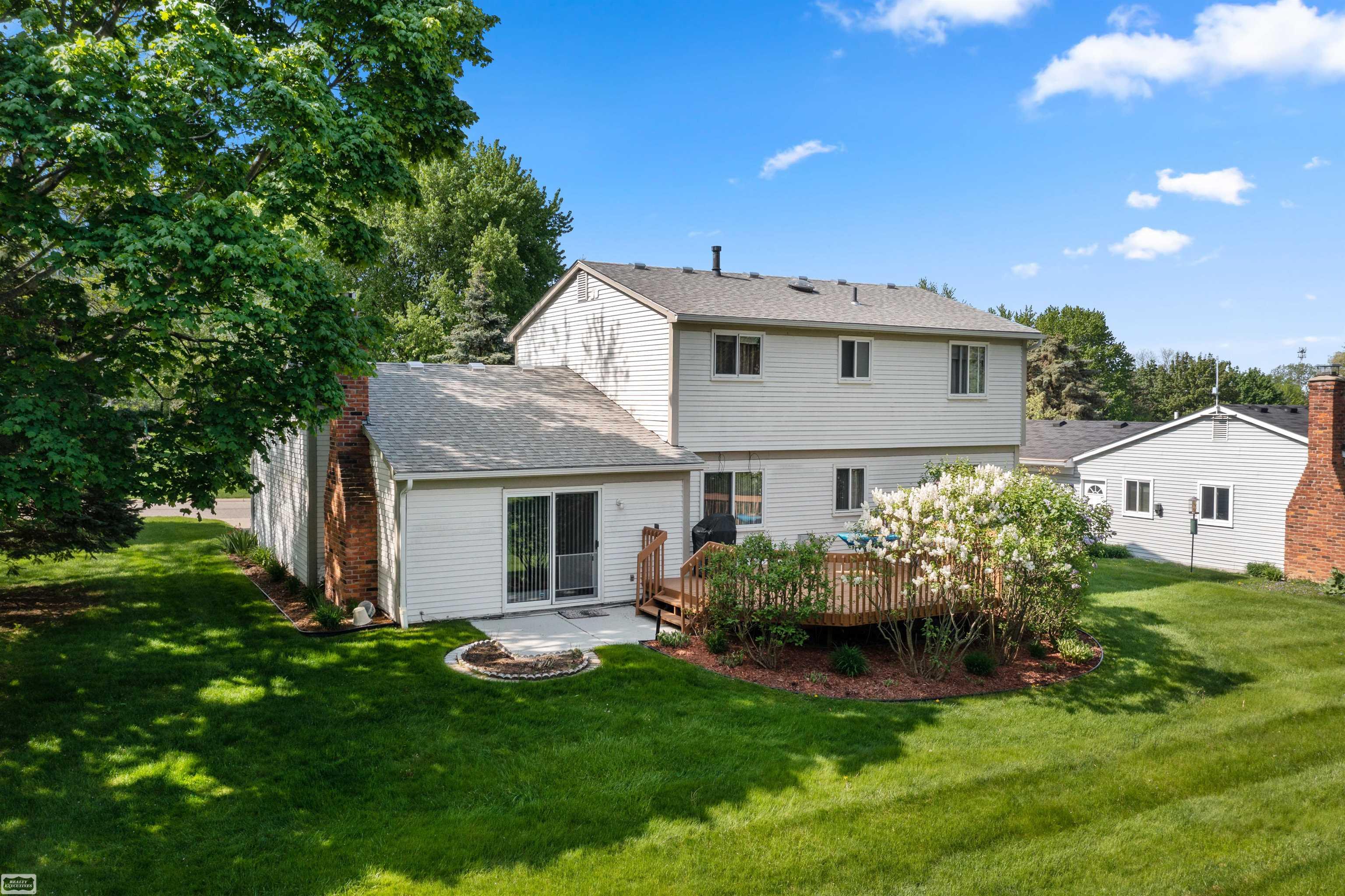 1693 Dennett Lane Rochester Hills, MI 48307 - Photo 46 of 53