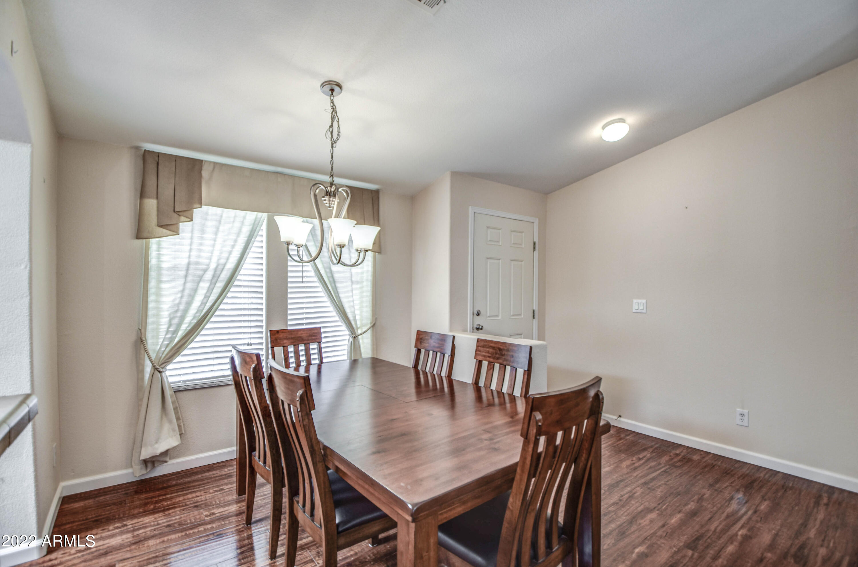 2550 South Ellsworth Road, Unit 647 Mesa, AZ 85209 - Photo 35 of 39 DINING 2