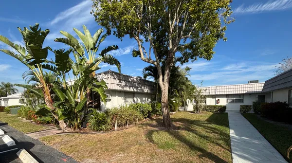 $1,800 | 185 Valencia H, Delray Beach, FL 33446