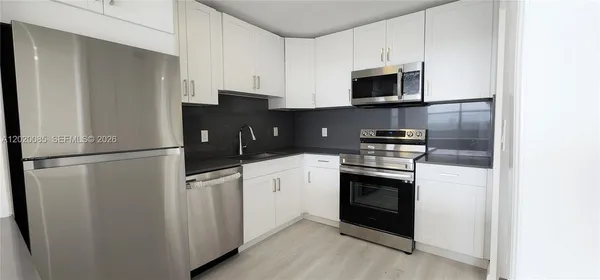 $1,850 | 1200 Northeast Miami Gardens Drive, Unit 1005W, Miami, FL 33179