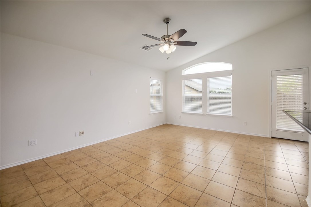 137 Langtry Lane Jarrell, TX 76537 - Photo 5 of 36