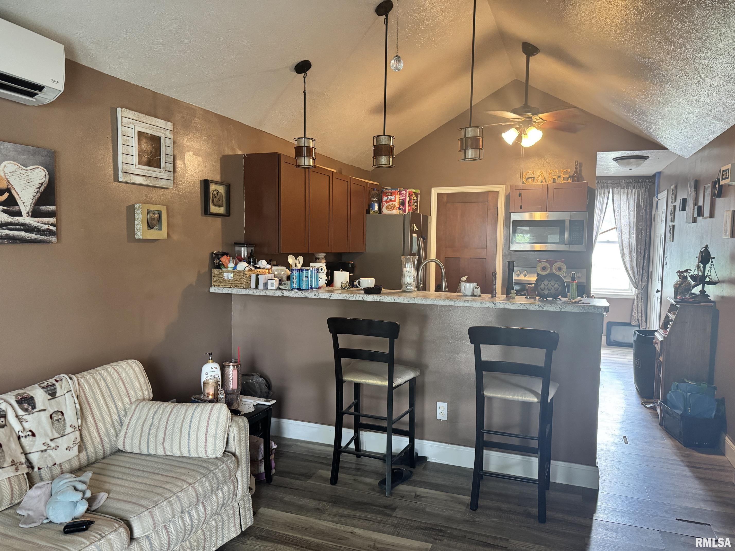 908 North Indiana Avenue Springfield, IL 62702 - Photo 4 of 5